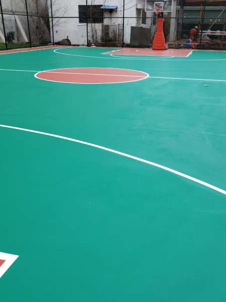 郧西 球场长期使用易出现地面开裂